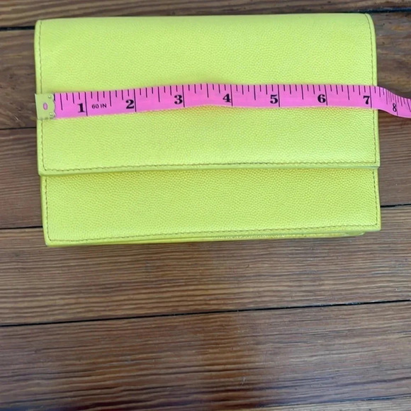 Adorable J.Crew Convertable Harrision Crossbody/Clutch in Yellow Leather - Picture 9 of 10